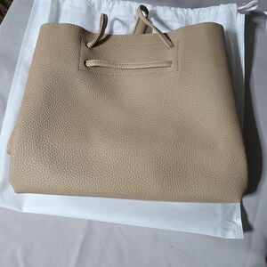 Elegant Tan Leather Tote Bag